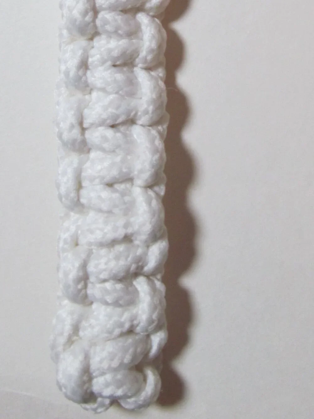 White Paracord Keychain 22812026